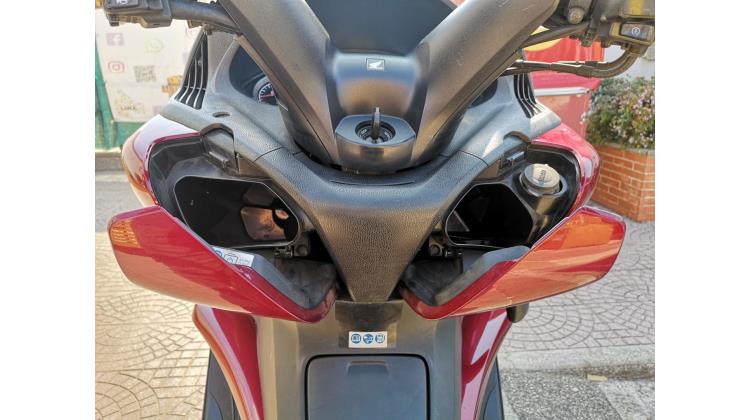 Honda SW-T 400 ABS SCOOTER