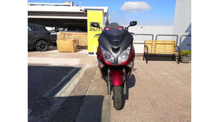 Honda SW-T 400 ABS SCOOTER