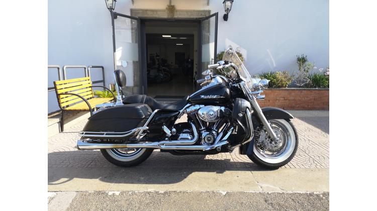 Harley-Davidson FLHRSI 1449 ROAD KING CUSTOM