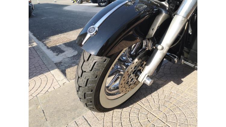 Harley-Davidson FLHRSI 1449 ROAD KING CUSTOM