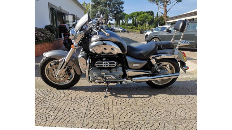 Triumph Rocket Iii CRUISER