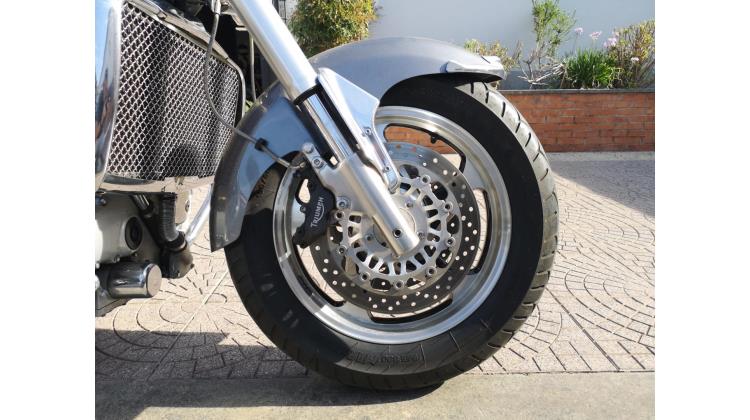 Triumph Rocket Iii CRUISER