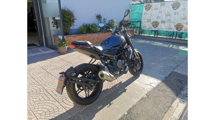 VOGE TROFEO 300 AC NAKED