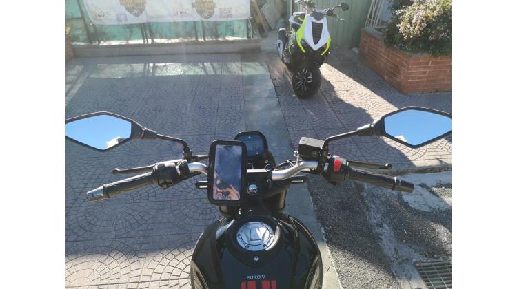 VOGE TROFEO 300 AC NAKED