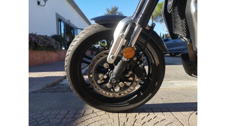 VOGE TROFEO 300 AC NAKED