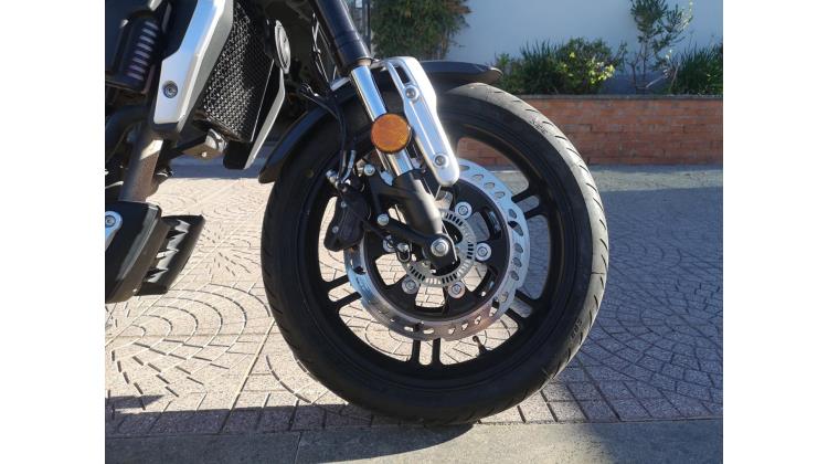 VOGE TROFEO 300 AC NAKED